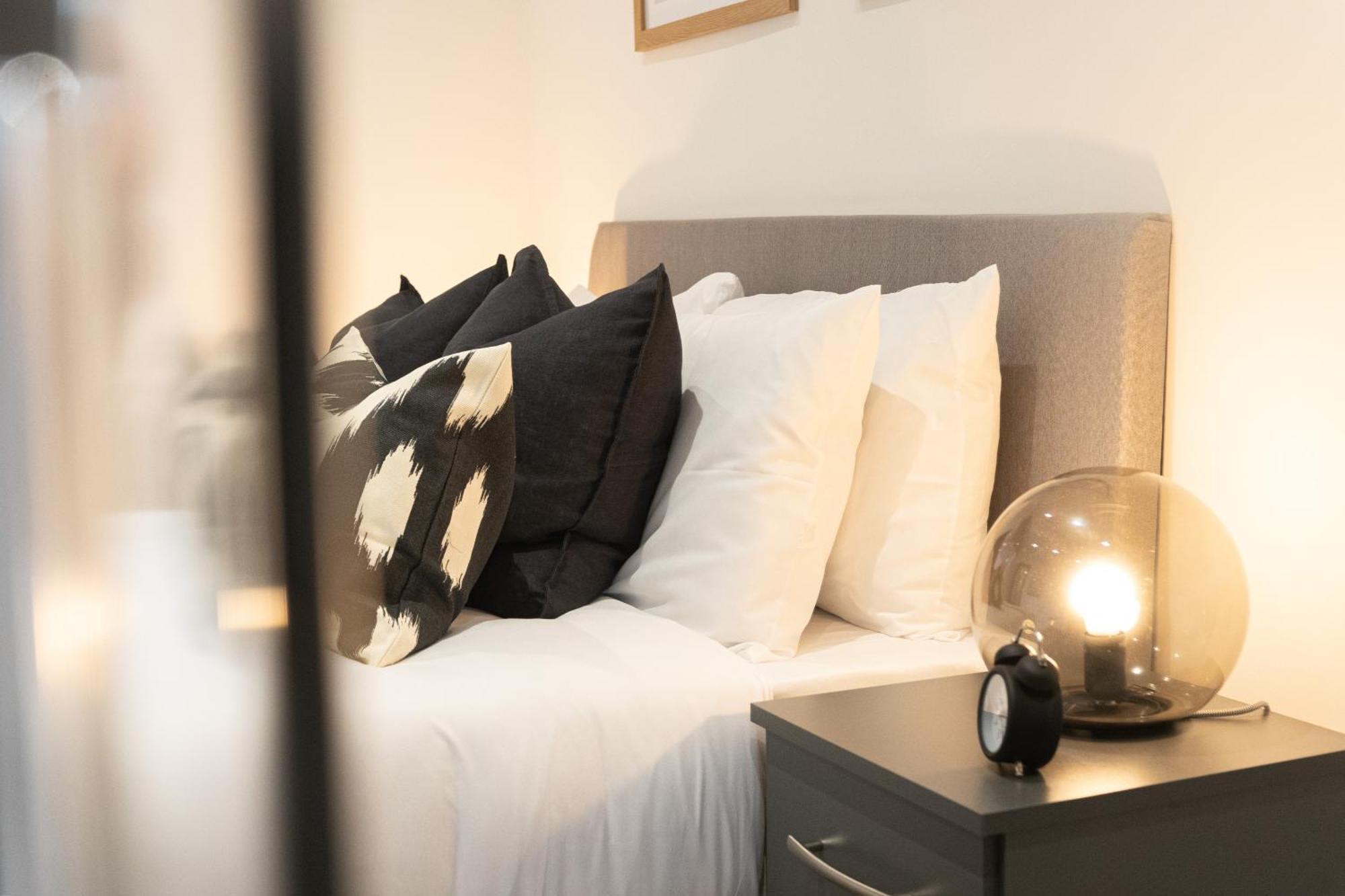 One And Two Bedroom Apartments Near Holloway Train Station By Belvilla Лондон Экстерьер фото