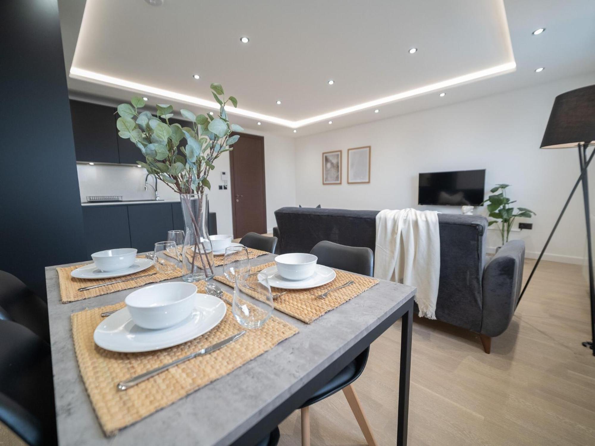 One And Two Bedroom Apartments Near Holloway Train Station By Belvilla Лондон Экстерьер фото
