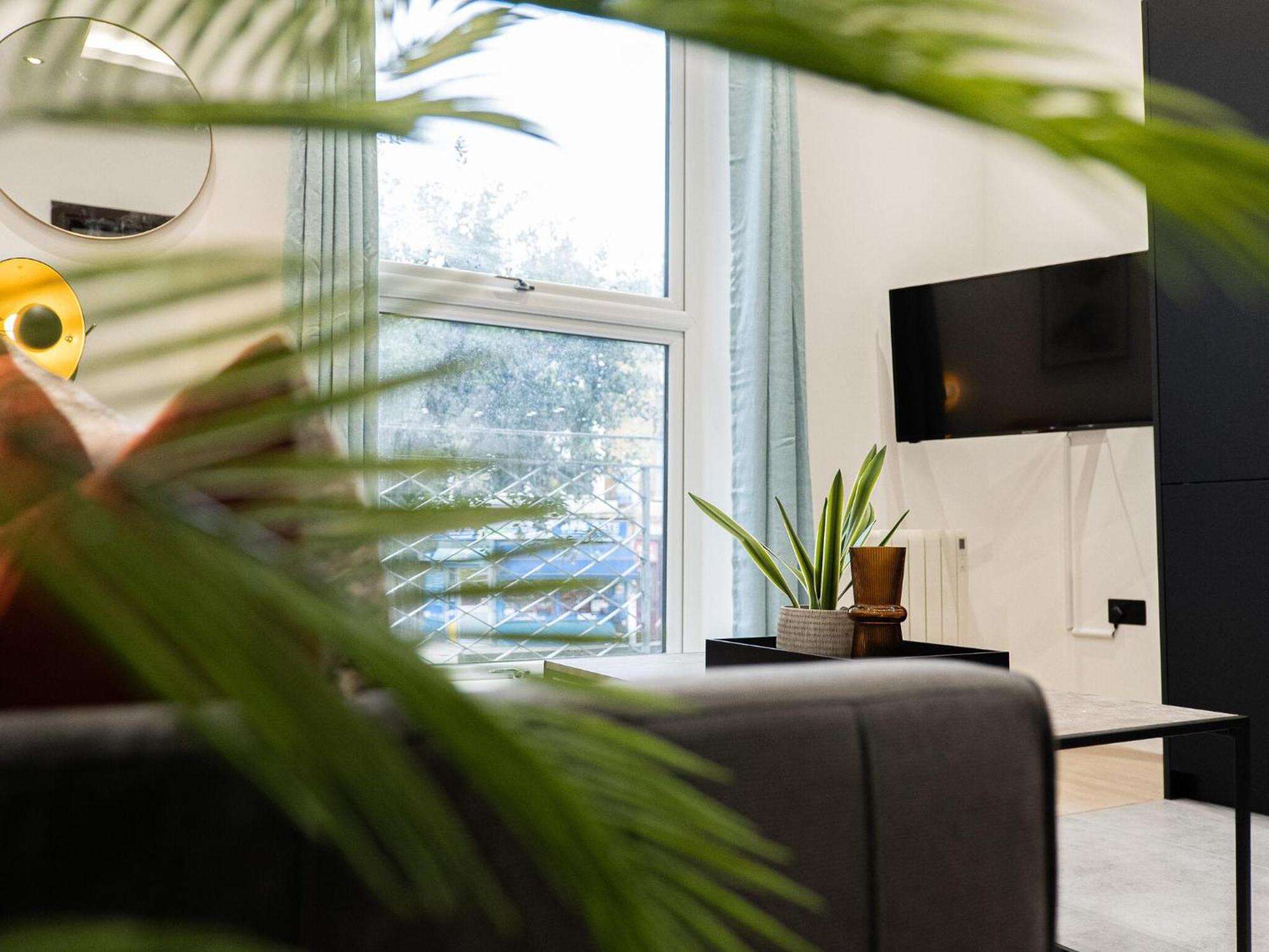 One And Two Bedroom Apartments Near Holloway Train Station By Belvilla Лондон Экстерьер фото